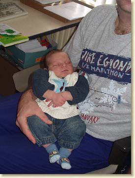 20040926-01 Bij papa op schoot